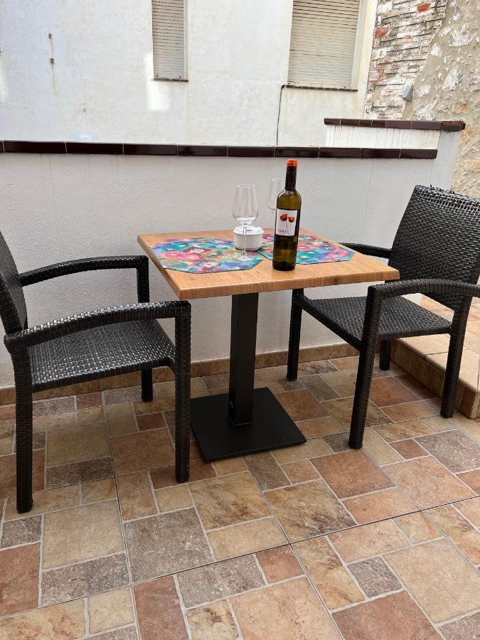 Apartamento Del Sol, Centro Del Pueblo, Aire Acondicionado L' Escala Eksteriør billede